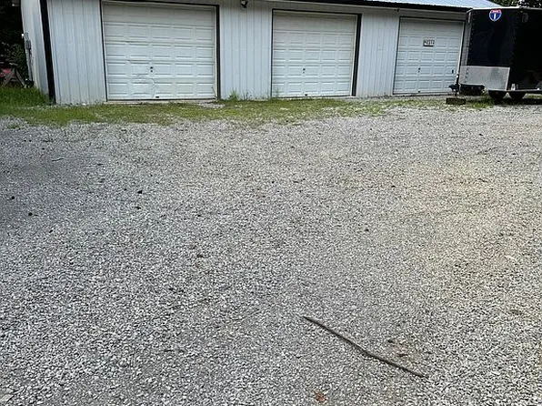 6700 Celina Rd, Burkesville, KY 42717