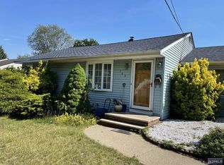 168 Arundel Rd, Paramus, NJ 07652