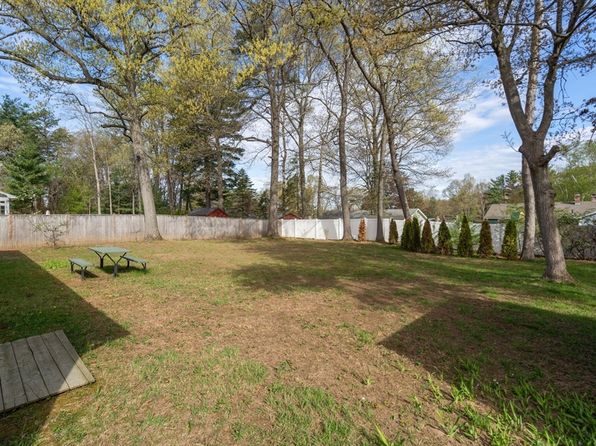 14 Melinda Ln, Easthampton, MA 01027
