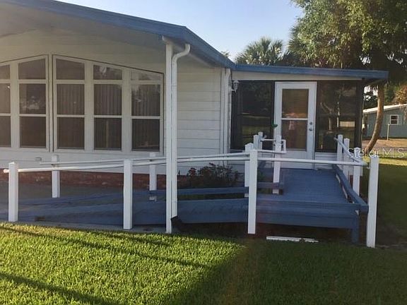 5th image of 704 Tangerine Dr
