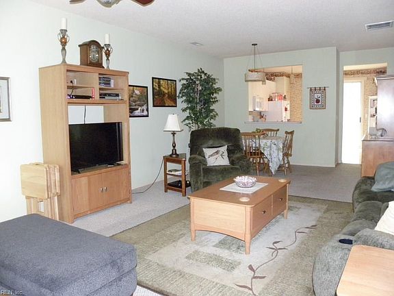 4th image of 5901 Echingham Dr