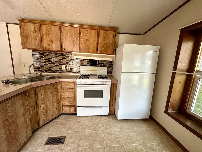 343 Twin County Rd #2 — Photo 4