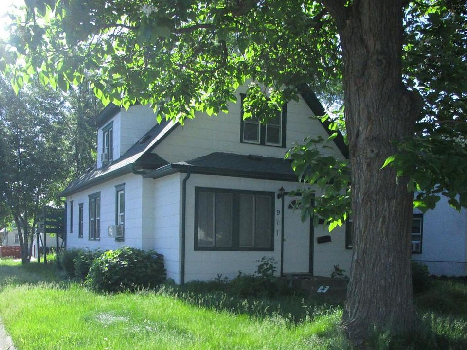 2nd image of 901 8th Ave S