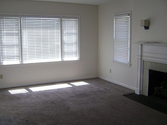 2nd image of 433 Allen Ave