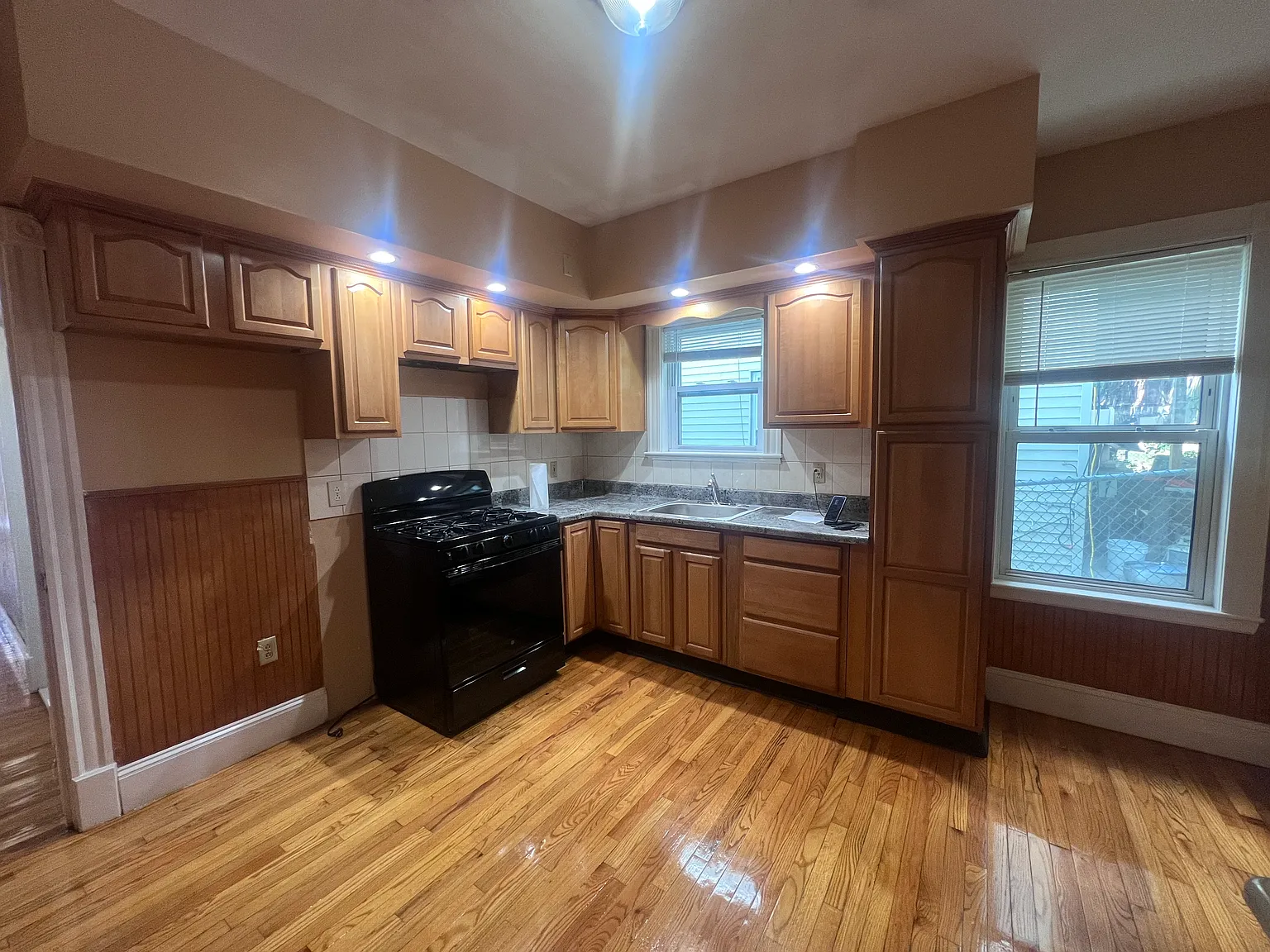 4 bed, 1200 sqft, $3,375 — Photo 4