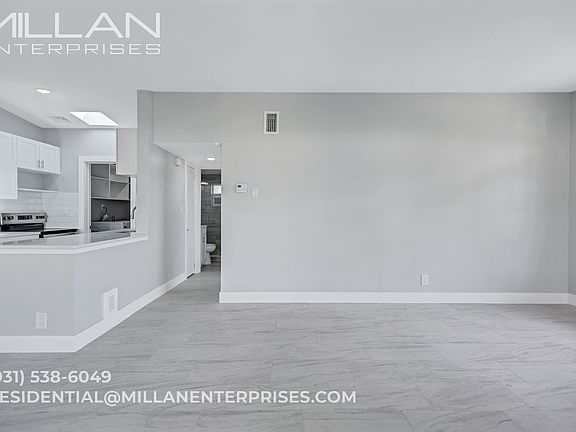 4th image of 325 Capri Blvd APT 1