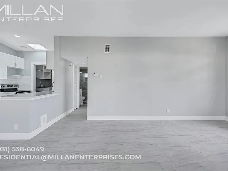 325 Capri Boulevard — Photo 4