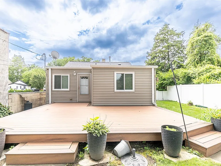2742 Inman St — Photo 18