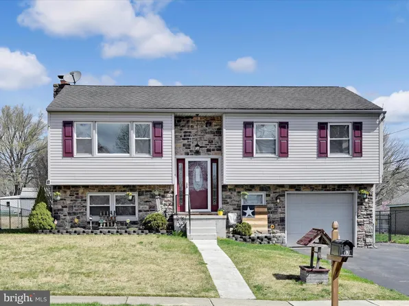 67 W Charles St, Wernersville, PA 19565