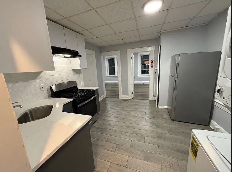 1st image of 164 8th St #4