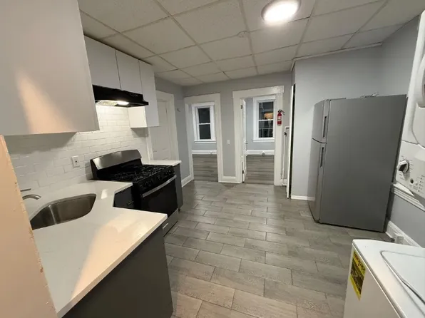 164 8th St #4, Passaic, NJ 07055