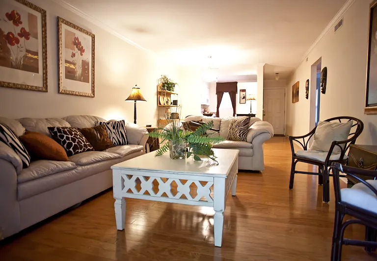 1513 E Franklin St #111 — Photo 1