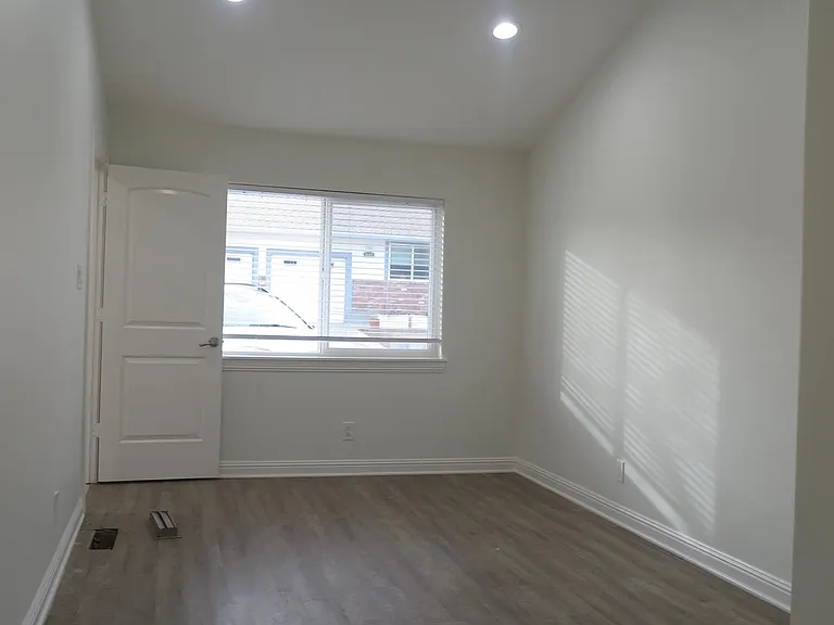 primary bed room