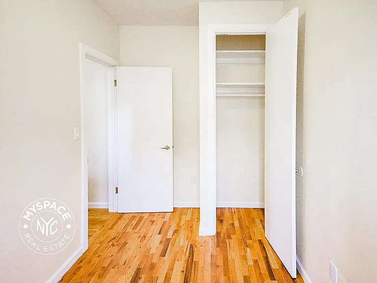 244 Roebling St #16 — Photo 8