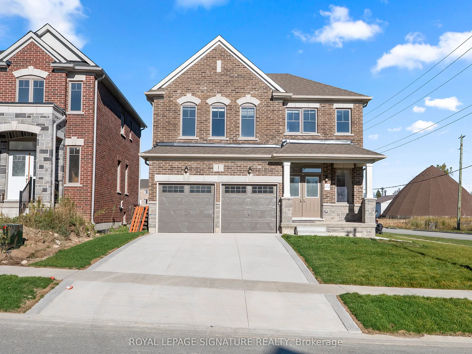 4 bed, $2,300 — Photo 1
