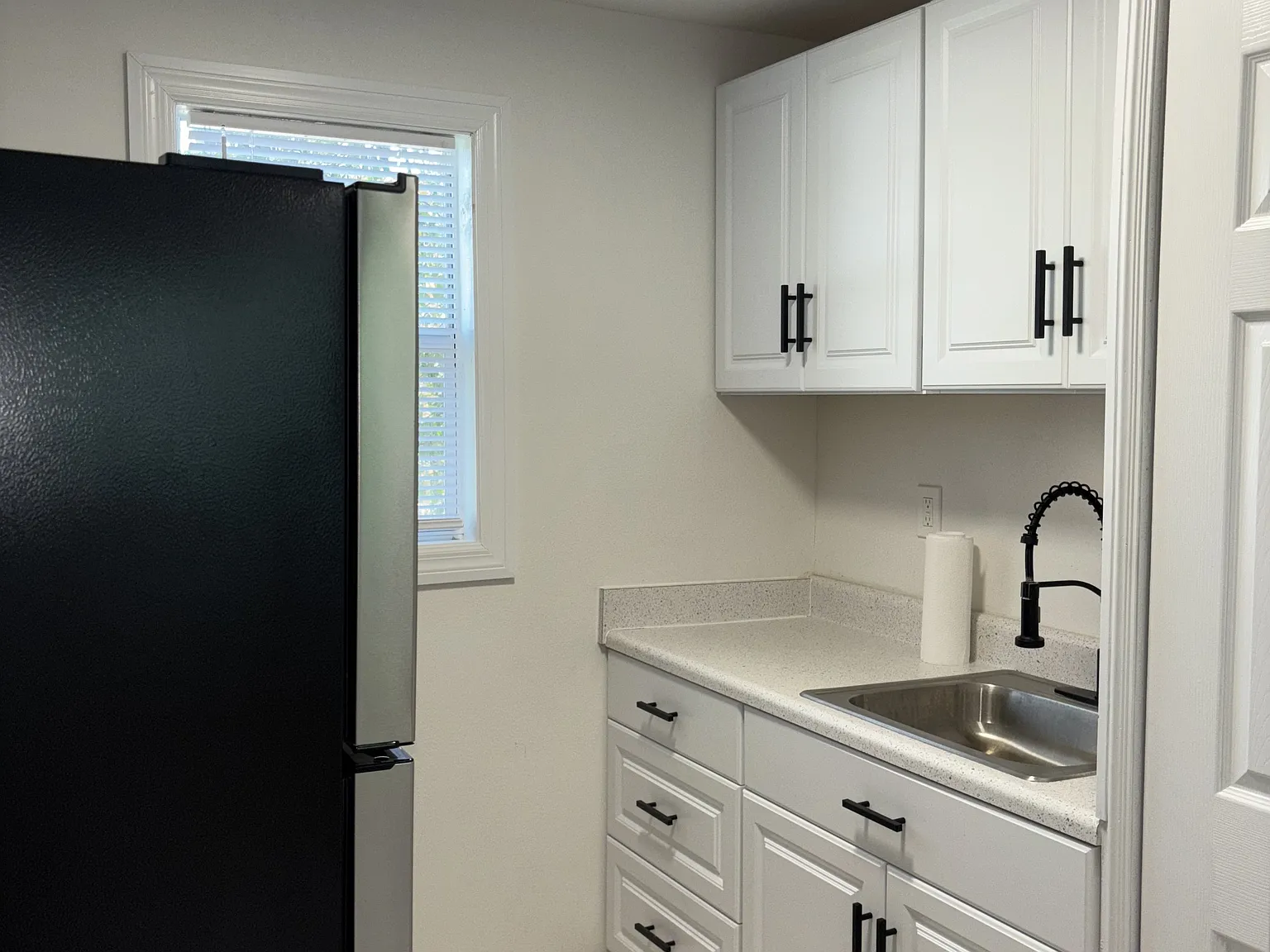 1426 West 22nd Street (NEW) - 1424 — Photo 3