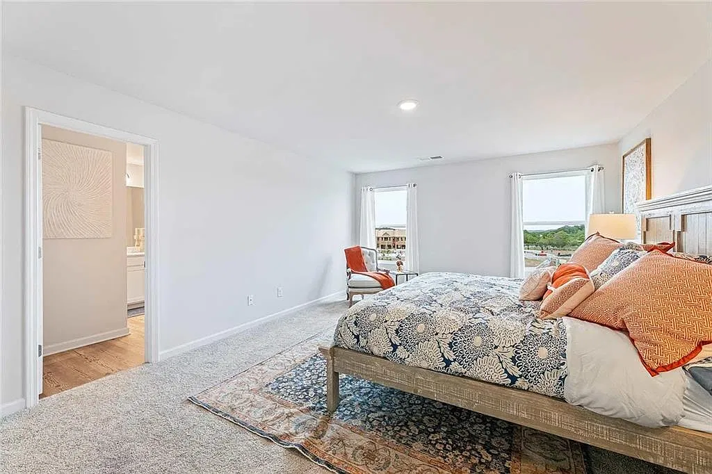 3 bed, 2.5 bath, 1842 sqft, $2,200 — Photo 3