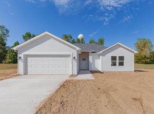 2026 Green Acres Dr, Adrian, MI 49221