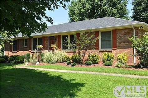 2nd image of 1022 Gayle Ln