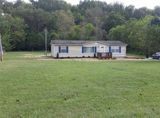 636 Overhill Dr, Shepherdsville, KY 40165
