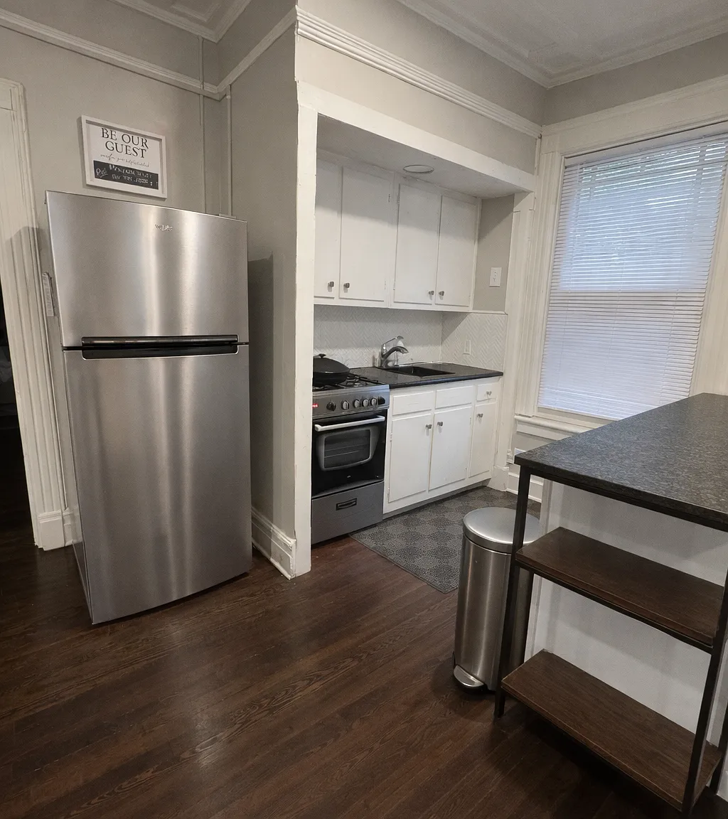 19 Euclid Ave — Photo 3