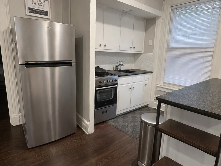 19 Euclid Ave #4 — Photo 3
