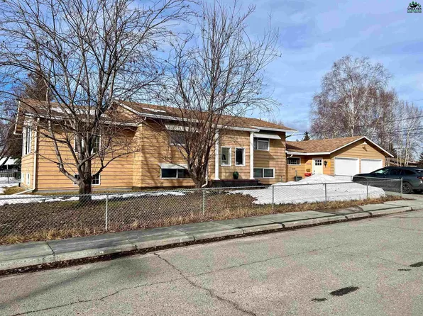 310 Island Dr E, Fairbanks, AK 99701