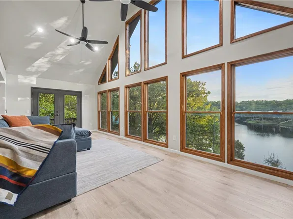 5 Pease Ln, Bella Vista, AR 72715