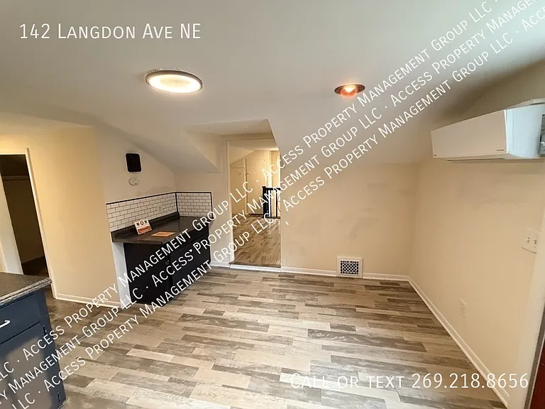 142 Langdon Ave NE — Photo 7