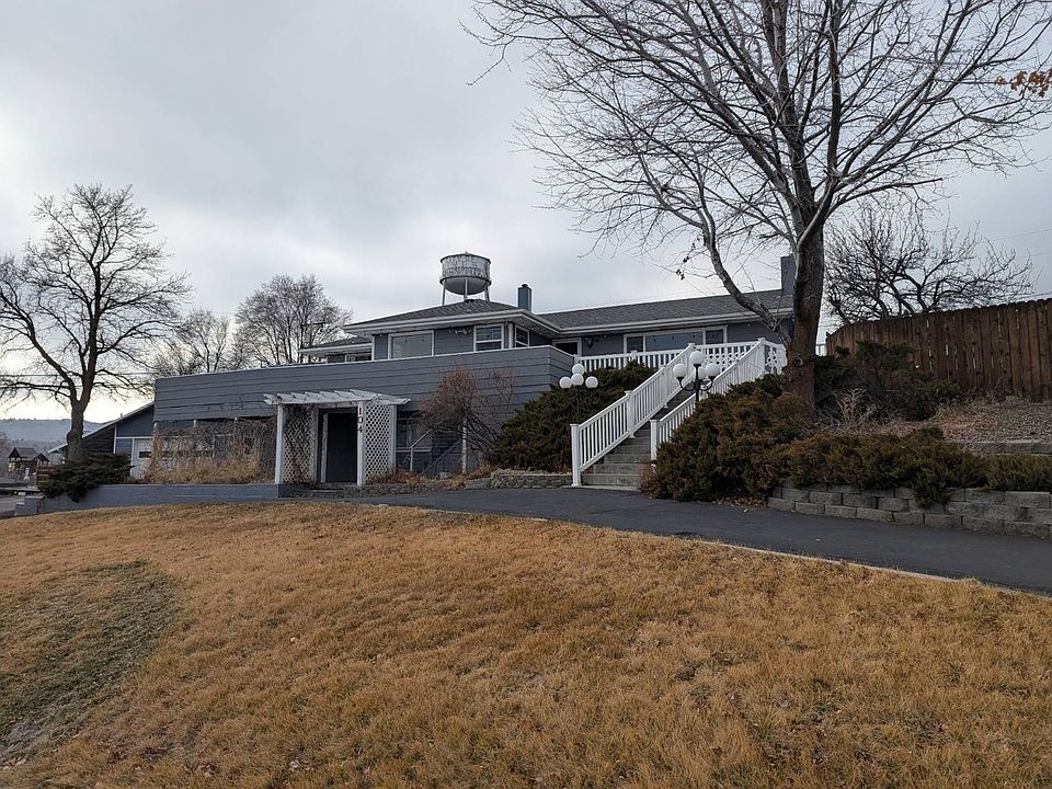 1st image of 104 N Hilltop Ave