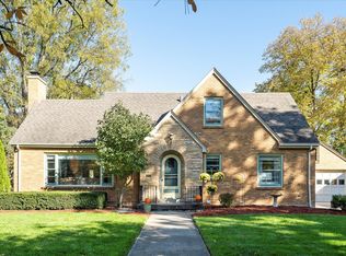 1031 N Spring St, Elgin, IL 60120