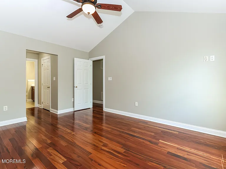 18 Deepwater Cir — Photo 11