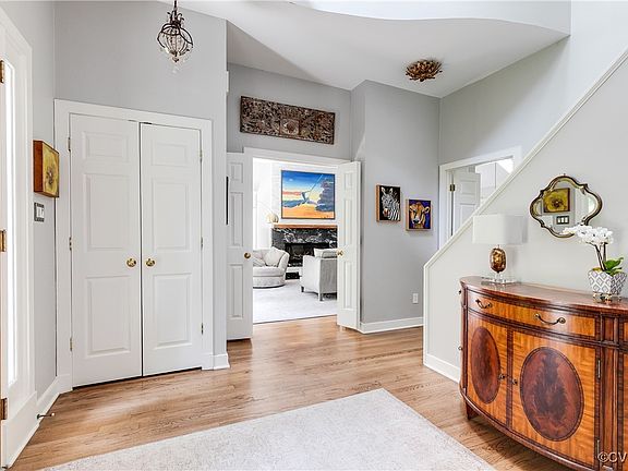 5th image of 203 Hillwood Ave