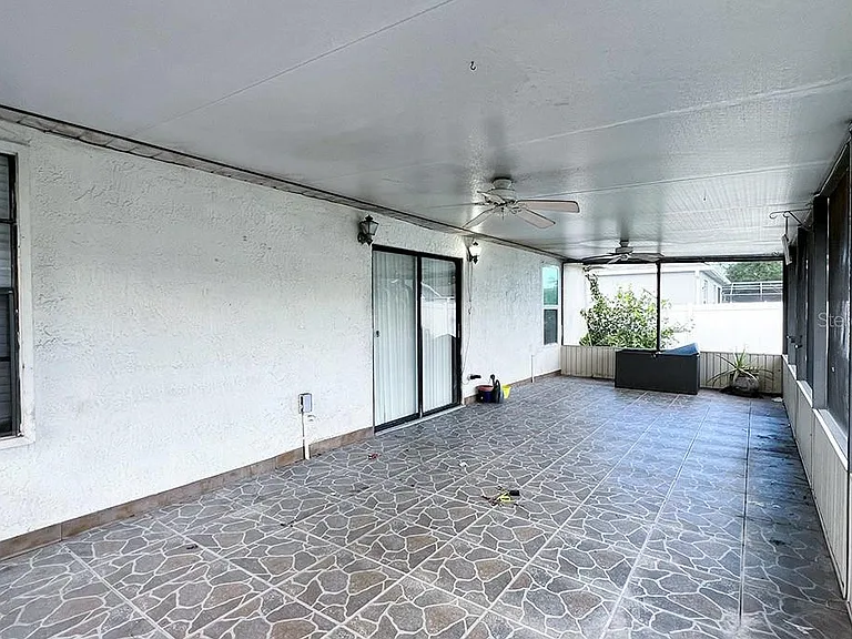 10 York Ct — Photo 22