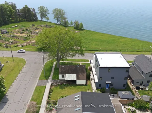 478 Monk St, Cobourg, ON K9A 2T1