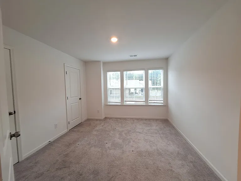 2034 Hickman Walk #2034 — Photo 14