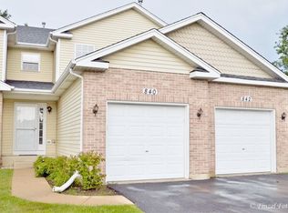 840 Twelve Oaks Pkwy #12, Woodstock, IL 60098