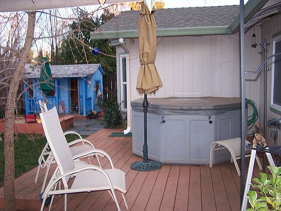 Deck with spa