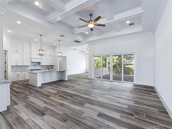 5th image of 2 Pineapple Ln