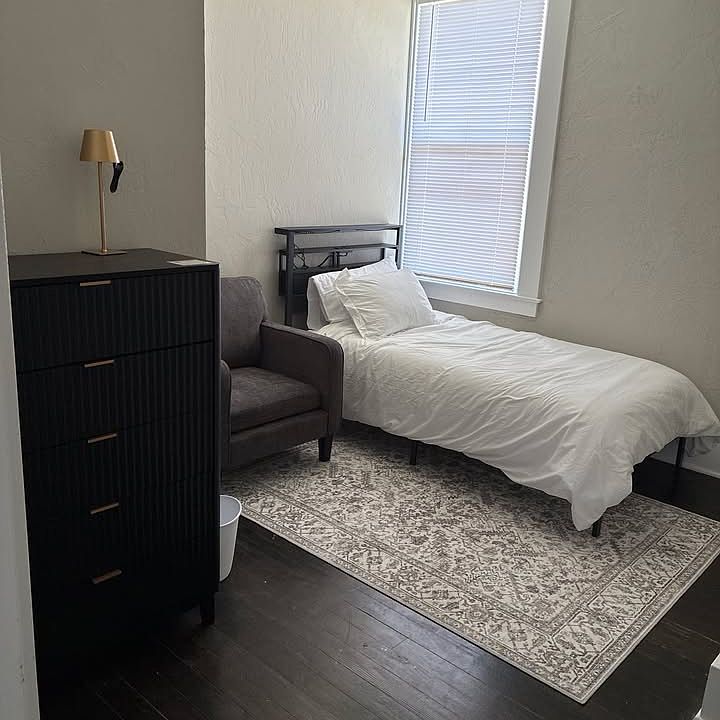 1st image of 1201 N Irwin St #8