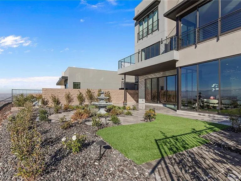 577 Overlook Rim Dr — Photo 71