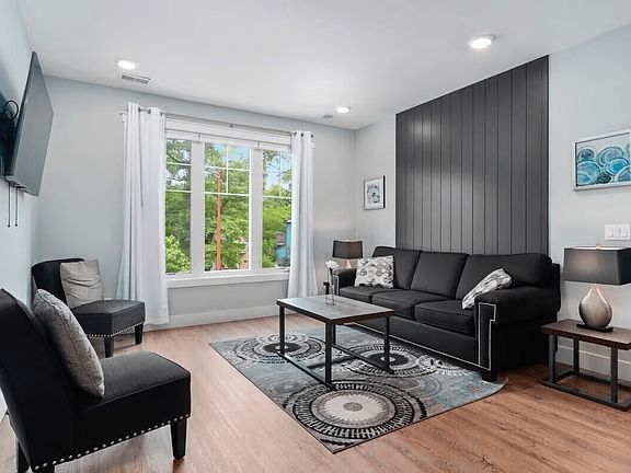 2nd image of 914 E Front St #8