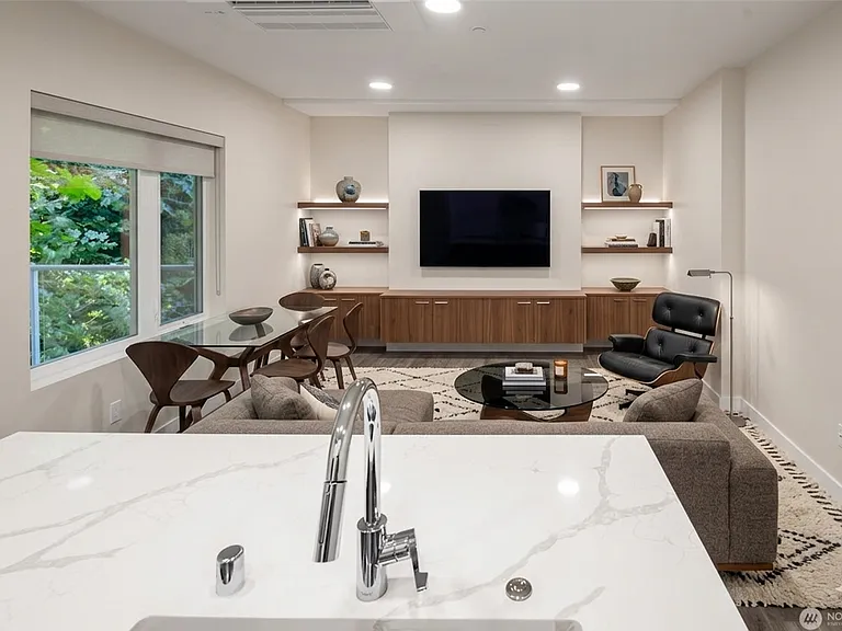 1709 Harbor Ave SW #402 — Photo 1