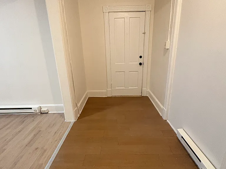 222 W Franklin St #1W — Photo 8
