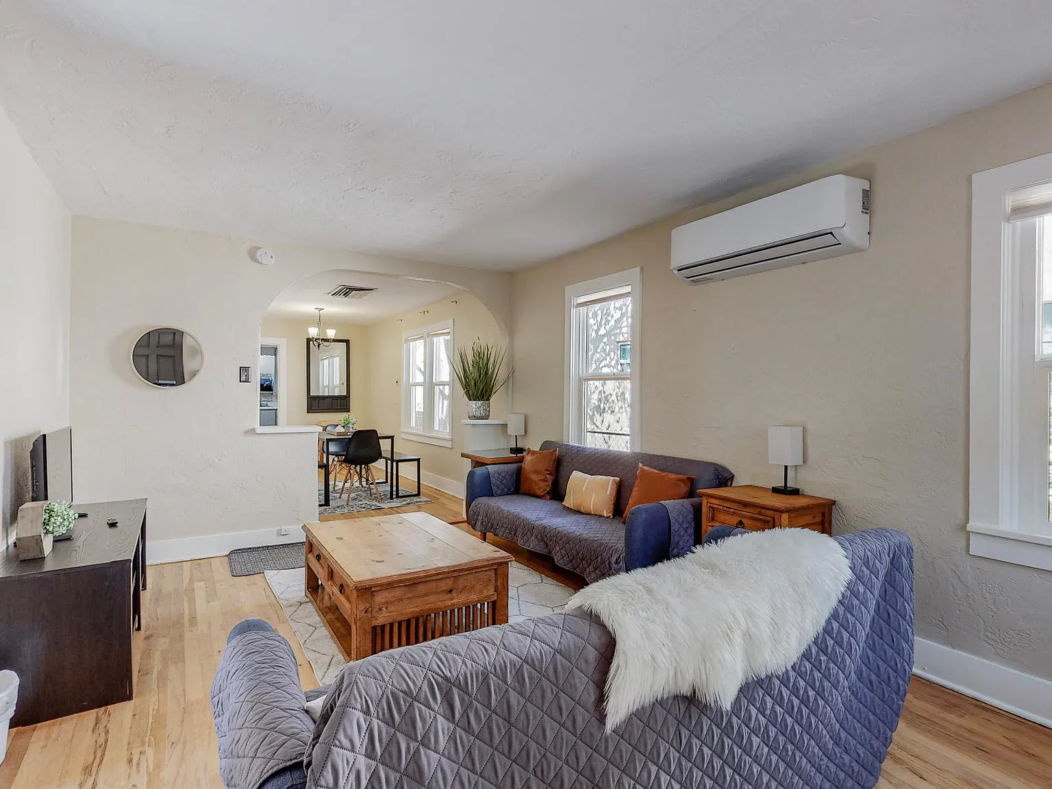 3 bed, 1300 sqft, $2,350 — Photo 3