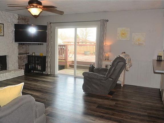 4th image of 170 E Mariam St