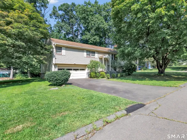 34 Belleview Drive, Derby, CT 06418