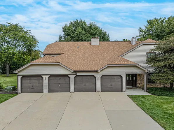 696 Hapsfield Ln, Buffalo Grove, IL 60089