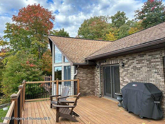 3rd image of 325 Lyon Rd