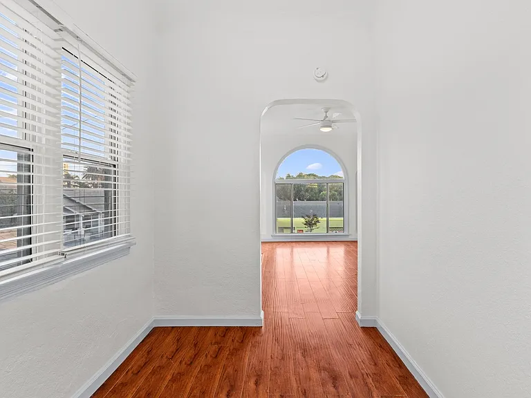 1115 E Broadway — Photo 18
